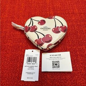 ❤️❤️❤️Coach Heart-Shaped Cherry Print Coin Purse❤️❤️❤️